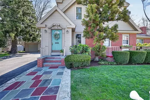 2338 Cranston St, Cranston, RI 02920