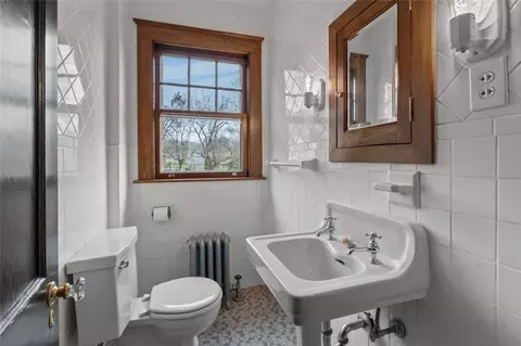 Bath - 177 High St, Westerly, RI 02891 photo 1 of 3