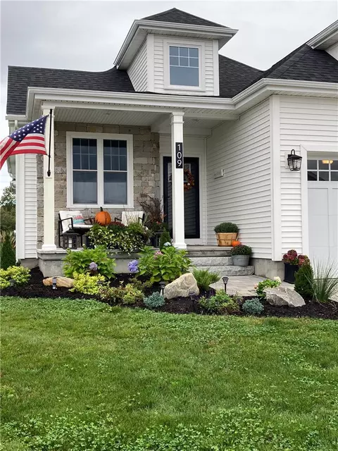 109 Sophia Dr, Rehoboth, MA 02769