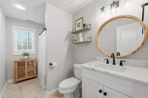 Bath - 380 Ledge Rd, Coventry, RI 02816 photo 2 of 3