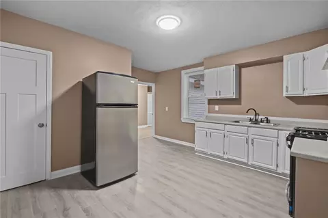 Entry Way - 752 Social St, Woonsocket, RI 02895 photo 2 of 6