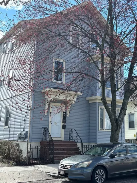 15 Hawkins St, Providence, RI 02908