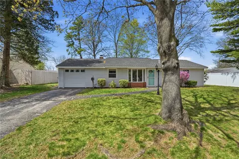 17 Gloucester St, Warwick, RI 02886 photo 3