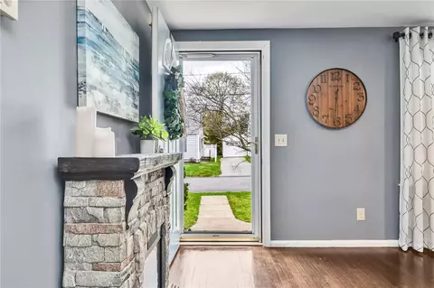 Entry Way - 104 Larkin Ave, Warwick, RI 02886 photo 3 of 3