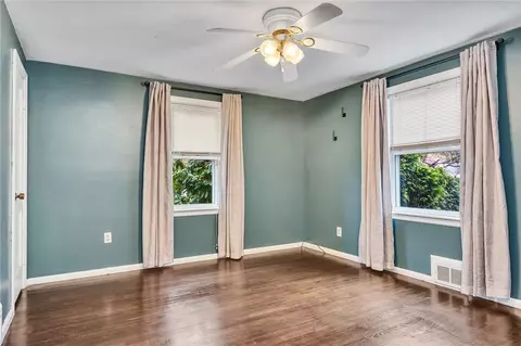 Bedroom - 104 Larkin Ave, Warwick, RI 02886 photo 1 of 2