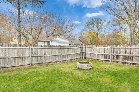 Exterior - 104 Larkin Ave, Warwick, RI 02886 photo 6 of 9