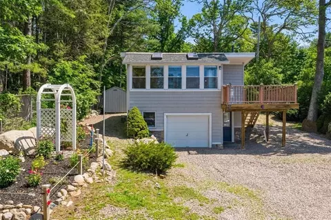 2 Michelle Ln, Charlestown, RI 02813