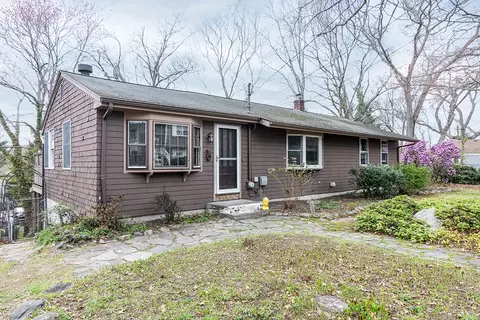 26 Meadow Sweet Trl, Saunderstown, RI 02874
