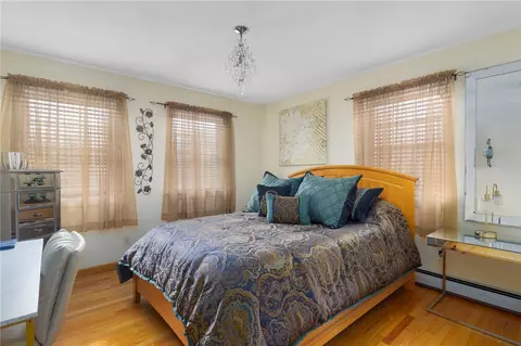 Bedroom - 99 Blackstone Ave, Warwick, RI 02889 photo 4 of 6
