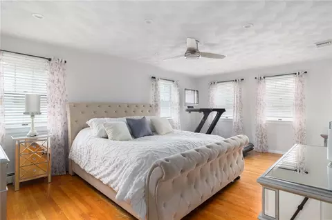 Bedroom - 99 Blackstone Ave, Warwick, RI 02889 photo 5 of 6