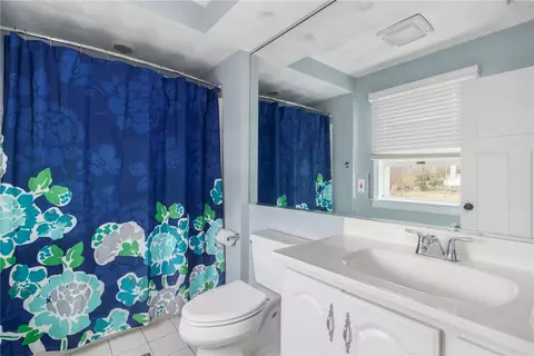 Bath - 99 Blackstone Ave, Warwick, RI 02889 photo 5 of 5