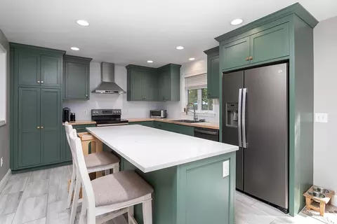 58 Alfred Ave, Johnston, RI 02919