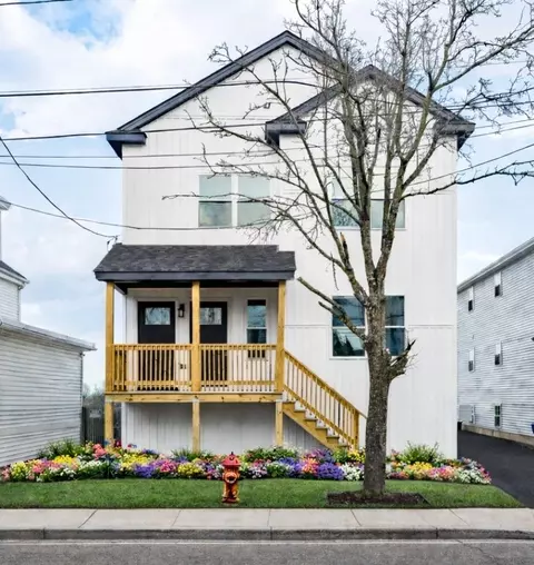 39 Douglas Ave, Providence, RI 02908