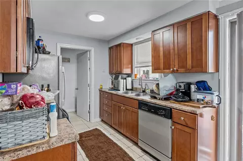Entry Way - 35 Pearl St, Westerly, RI 02891 photo 1 of 3