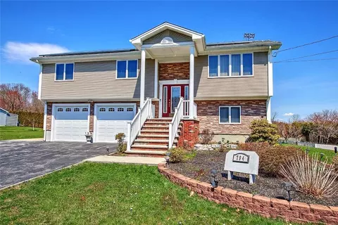 794 County St, Seekonk, MA 02771