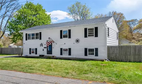 46 Merle St, Warwick, RI 02889