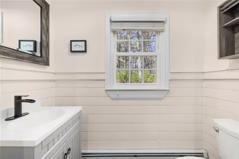 Bath - 35 Hallville Rd, Exeter, RI 02822 photo 1 of 4