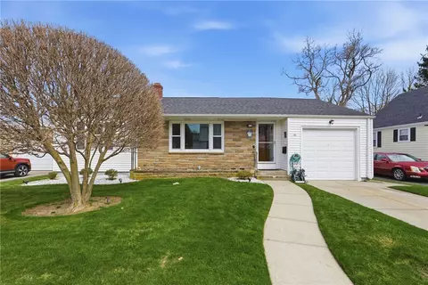36 Dix Ave, Johnston, RI 02919