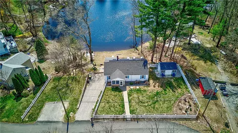 7 Deer Run Trl, Smithfield, RI 02917
