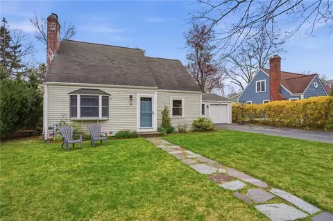 19 Salisbury Rd, Barrington, RI 02806