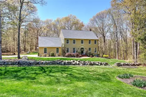 235 Holly Hills Ln, Saunderstown, RI 02874