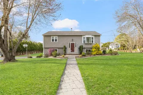 11 Nichole Ln, Coventry, RI 02816