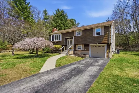 2 Finne Rd, Johnston, RI 02919