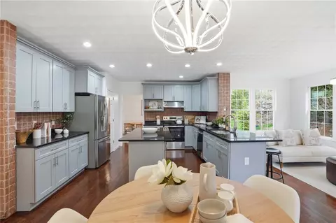 Kitchen - 94 Castle Rocks Rd, Warwick, RI 02886 photo 6 of 6