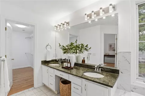 Bath - 94 Castle Rocks Rd, Warwick, RI 02886 photo 1 of 2