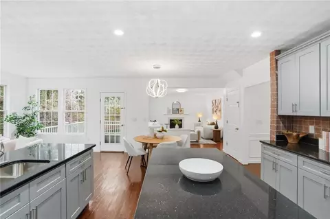 Kitchen - 94 Castle Rocks Rd, Warwick, RI 02886 photo 4 of 6
