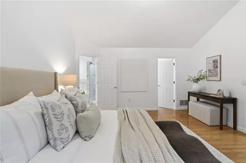 Bedroom - 94 Castle Rocks Rd, Warwick, RI 02886 photo 3 of 5