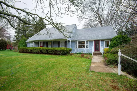 929 Greenville Ave, Greenville, RI 02828