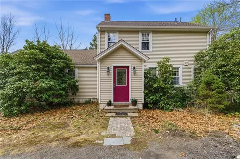 36 Brayton Rd, Smithfield, RI 02917