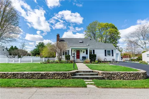 42 Grasslands Rd, East Greenwich, RI 02818