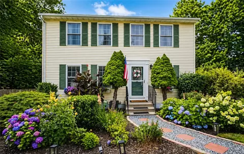 102 Canning St, Cumberland, RI 02864