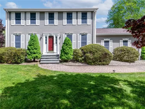 108 Wilbur Rd, Lincoln, RI 02865