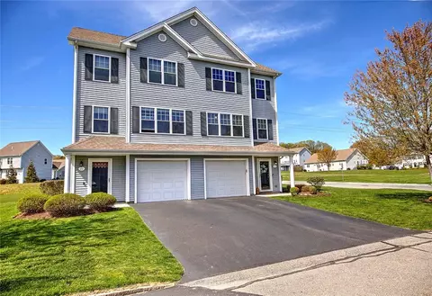 31 Streamview Dr, Cumberland, RI 02864
