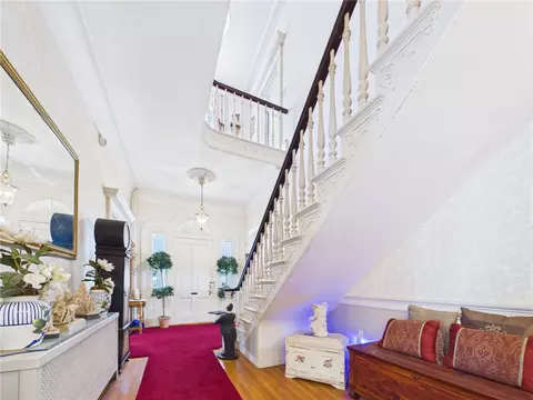 Entry Way - 246 Harris Ave, Woonsocket, RI 02895 photo 3 of 4