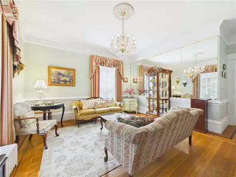 Living - 246 Harris Ave, Woonsocket, RI 02895 photo 3 of 5
