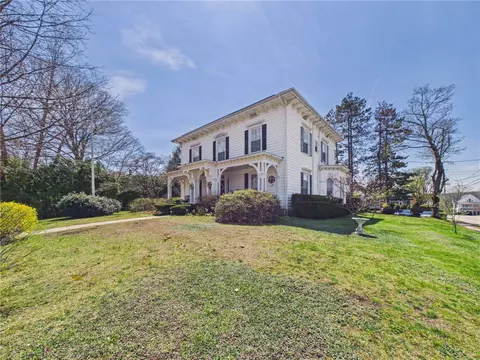 Exterior - 246 Harris Ave, Woonsocket, RI 02895 photo 7 of 8