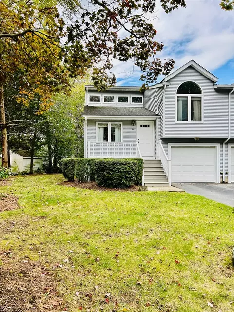 11 College Hill Rd #5B, Warwick, RI 02886