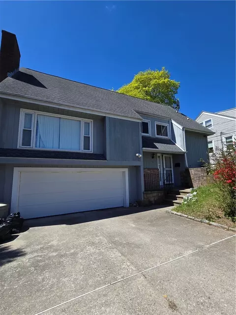 3 Hemlock Dr, Johnston, RI 02919