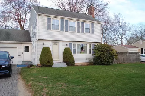 110 Kiwanee Rd, Warwick, RI 02888