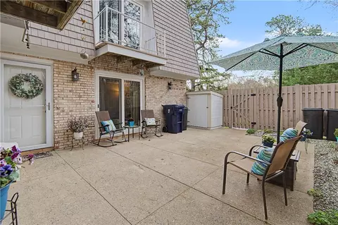 19 Caddy Rock Rd #A, North Kingstown, RI 02852