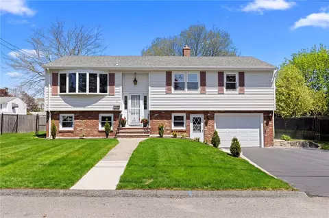 61 Argonne St, Johnston, RI 02919