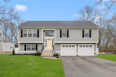 61 Garden St, Cumberland, RI 02864