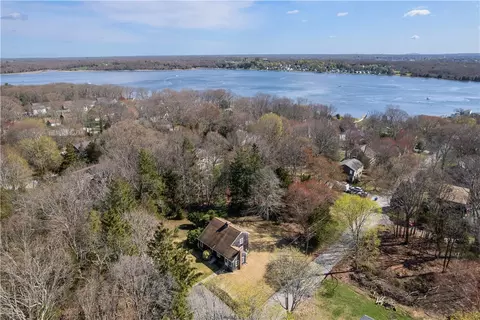 21 Smith St, Bristol, RI 02809