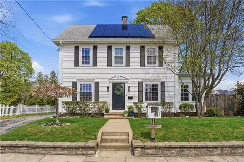 17 Mason Ave, Cranston, RI 02910