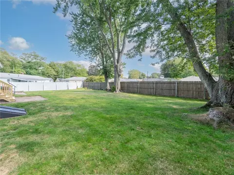 Exterior - 198 Asylum Rd, Warwick, RI 02886 photo 6 of 6