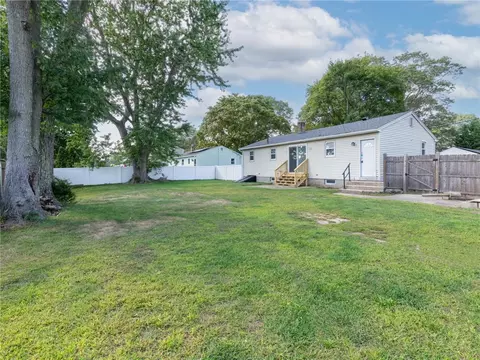 Exterior - 198 Asylum Rd, Warwick, RI 02886 photo 3 of 6